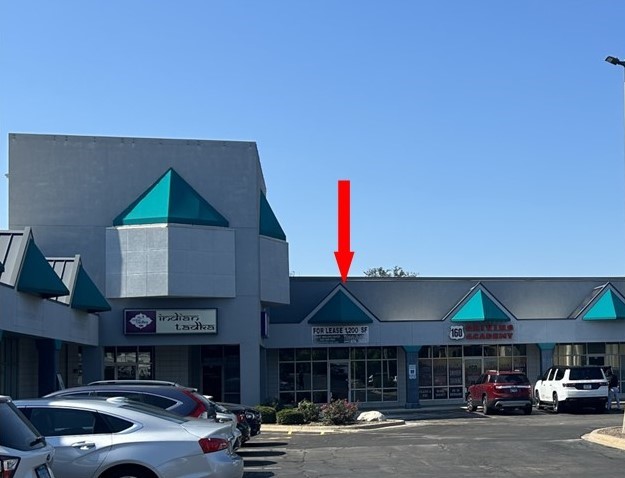 7815 N. Knoxville Ave., Peoria, IL 61614, Suite 14